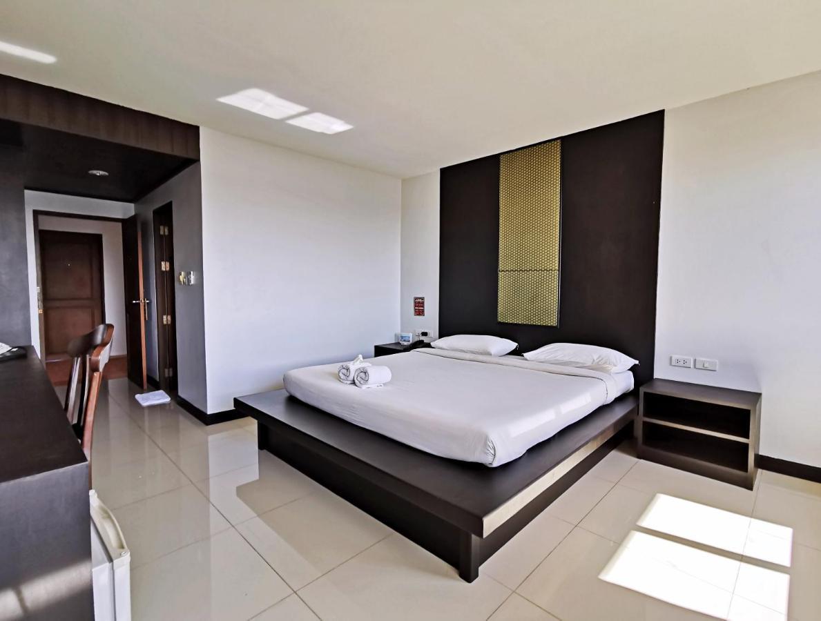 Nana Buri Hotel Chumphon Exterior foto